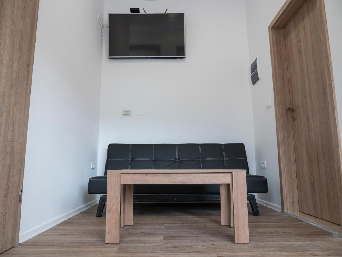 Apartments Aura Deskle ภายนอก รูปภาพ