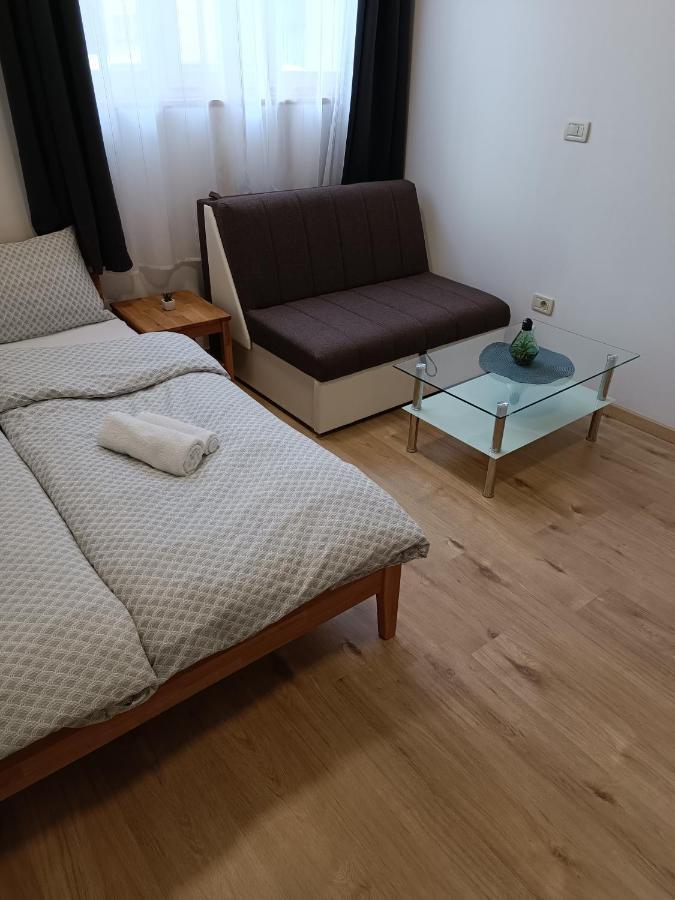 Apartments Aura Deskle ภายนอก รูปภาพ