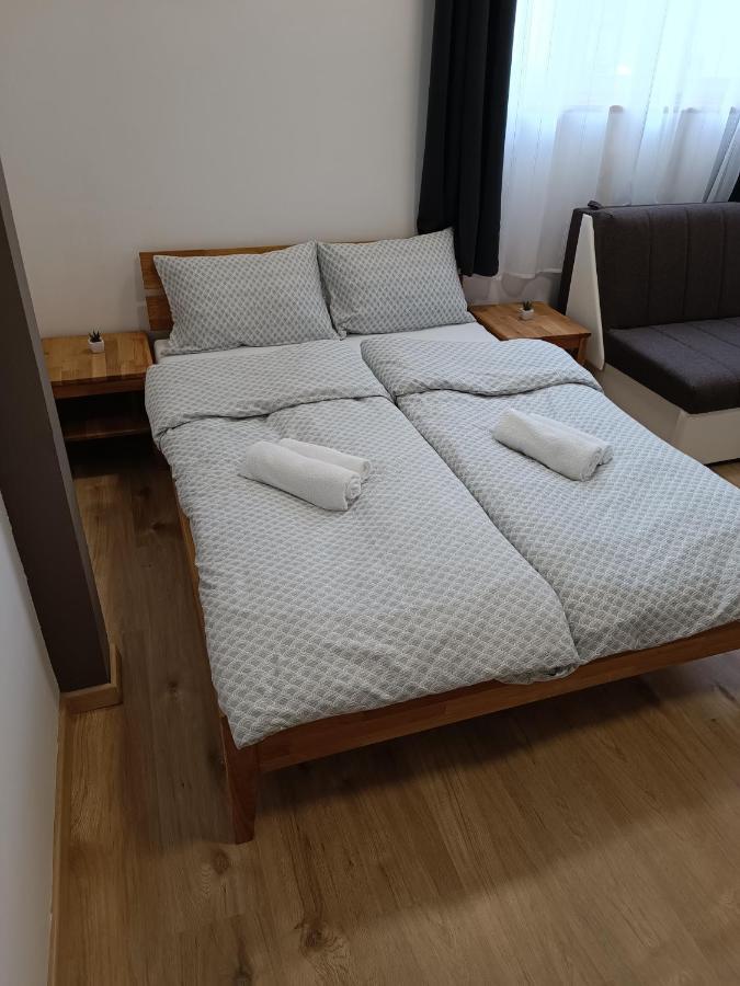 Apartments Aura Deskle ภายนอก รูปภาพ